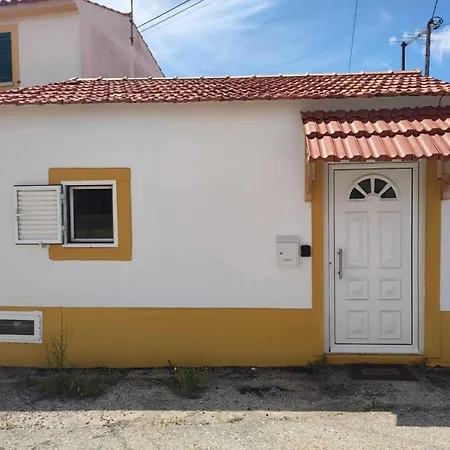 Cantinho Da Charneca Madalena (Tomar)