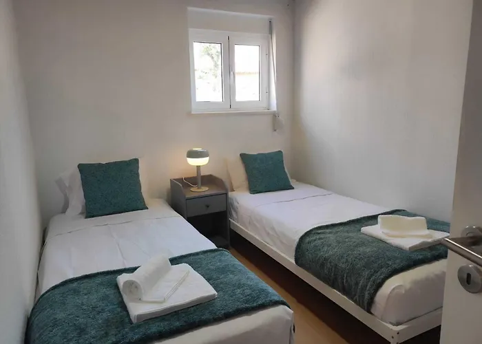 Cantinho Da Charneca Lodge *